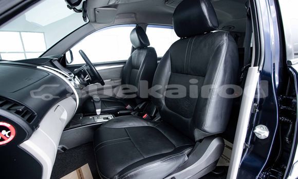 Buy Used Mitsubishi Pajero Blue Car in Bangkok in Bangkok Buy Used Mitsubishi Pajero Blue Car in Bangkok in Bangkok