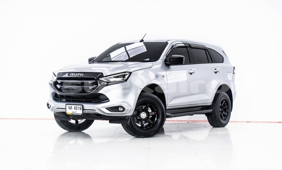 Buy Used Isuzu MU-X Silver Car in Bangkok in Bangkok
