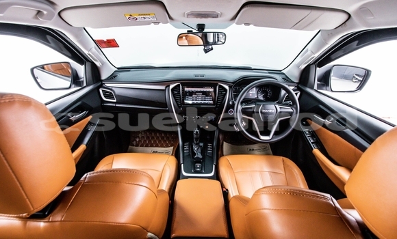 ซื้อ รถมือสอง Isuzu MU-X เงิน รถยนต์ ใน %{เมือง} ใน กรุงเทพมหานคร ซื้อ รถมือสอง Isuzu MU-X เงิน รถยนต์ ใน %{เมือง} ใน กรุงเทพมหานคร