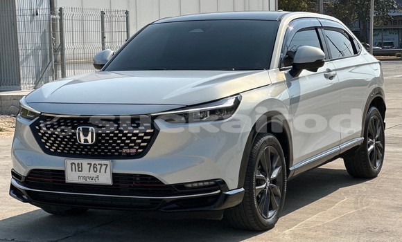 ซื้อ รถมือสอง Honda HR-V ขาว รถยนต์ ใน %{เมือง} ใน กรุงเทพมหานคร