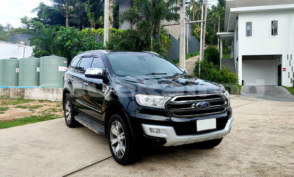 ซื้อ รถมือสอง Ford Everest สีดำ รถยนต์ ใน %{เมือง} ใน กรุงเทพมหานคร