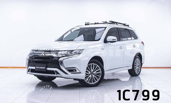 Buy Used Mitsubishi Outlander White Car in Bangkok in Bangkok