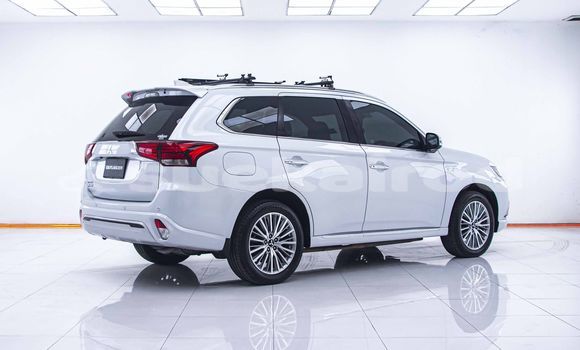 Buy Used Mitsubishi Outlander White Car in Bangkok in Bangkok Buy Used Mitsubishi Outlander White Car in Bangkok in Bangkok