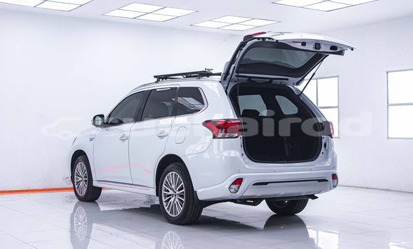 Buy Used Mitsubishi Outlander White Car in Bangkok in Bangkok Buy Used Mitsubishi Outlander White Car in Bangkok in Bangkok