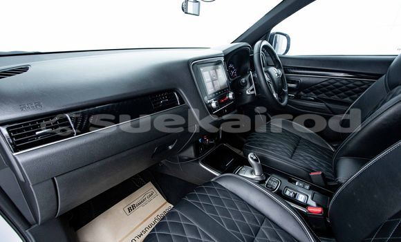 Buy Used Mitsubishi Outlander White Car in Bangkok in Bangkok Buy Used Mitsubishi Outlander White Car in Bangkok in Bangkok