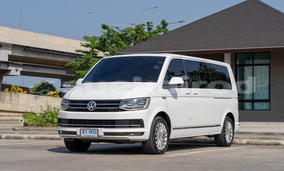 Buy Used Volkswagen Caravelle White Car in Bangkok in Bangkok