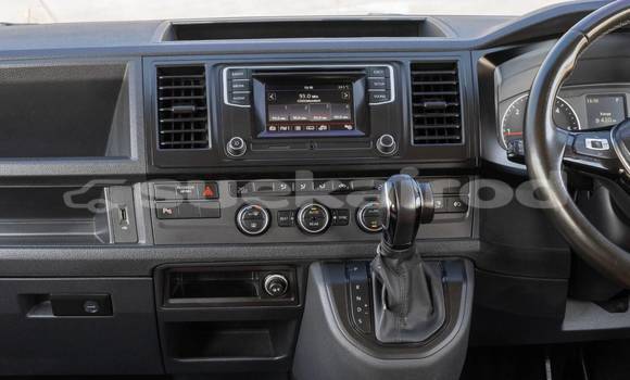 Buy Used Volkswagen Caravelle White Car in Bangkok in Bangkok Buy Used Volkswagen Caravelle White Car in Bangkok in Bangkok