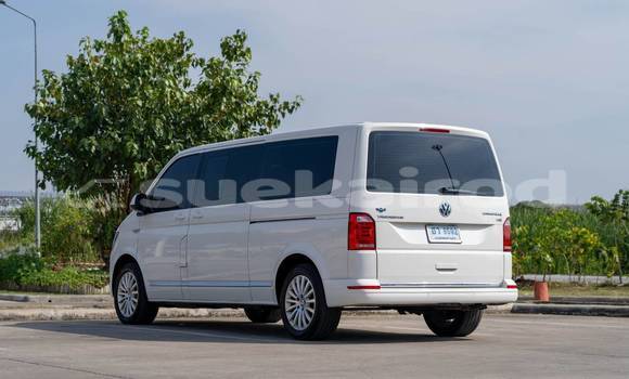 Buy Used Volkswagen Caravelle White Car in Bangkok in Bangkok Buy Used Volkswagen Caravelle White Car in Bangkok in Bangkok