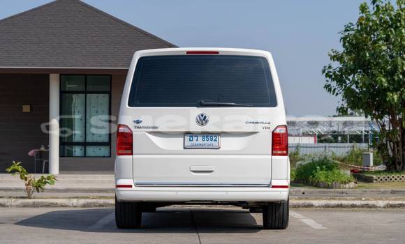 Buy Used Volkswagen Caravelle White Car in Bangkok in Bangkok Buy Used Volkswagen Caravelle White Car in Bangkok in Bangkok