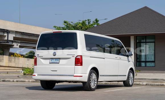 Buy Used Volkswagen Caravelle White Car in Bangkok in Bangkok Buy Used Volkswagen Caravelle White Car in Bangkok in Bangkok