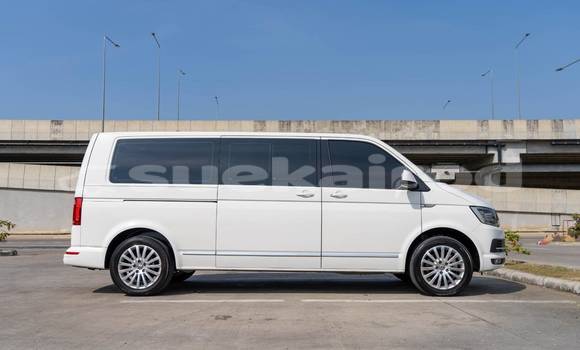 Buy Used Volkswagen Caravelle White Car in Bangkok in Bangkok Buy Used Volkswagen Caravelle White Car in Bangkok in Bangkok