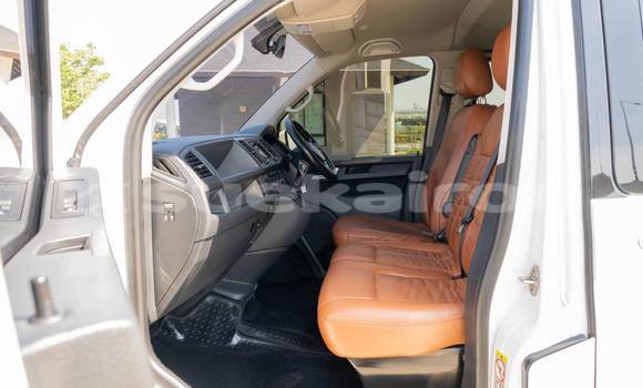 Buy Used Volkswagen Caravelle White Car in Bangkok in Bangkok Buy Used Volkswagen Caravelle White Car in Bangkok in Bangkok