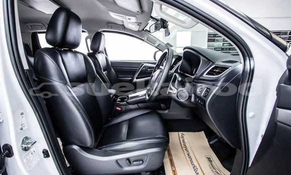 ซื้อ รถมือสอง Mitsubishi Pajero Sport สีดำ รถยนต์ ใน %{เมือง} ใน กรุงเทพมหานคร ซื้อ รถมือสอง Mitsubishi Pajero Sport สีดำ รถยนต์ ใน %{เมือง} ใน กรุงเทพมหานคร