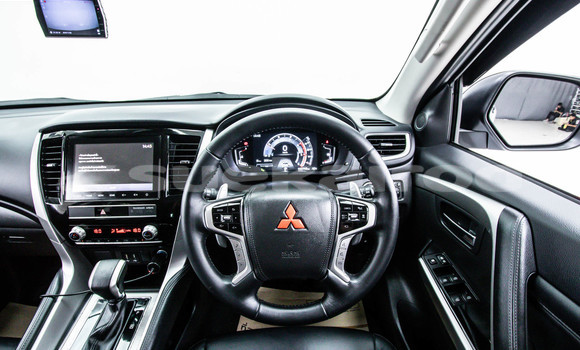 ซื้อ รถมือสอง Mitsubishi Pajero Sport สีดำ รถยนต์ ใน %{เมือง} ใน กรุงเทพมหานคร ซื้อ รถมือสอง Mitsubishi Pajero Sport สีดำ รถยนต์ ใน %{เมือง} ใน กรุงเทพมหานคร