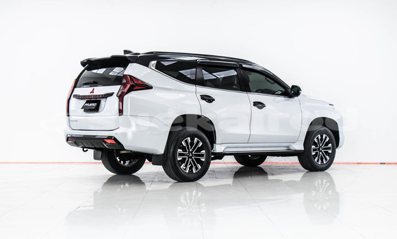 ซื้อ รถมือสอง Mitsubishi Pajero Sport สีดำ รถยนต์ ใน %{เมือง} ใน กรุงเทพมหานคร ซื้อ รถมือสอง Mitsubishi Pajero Sport สีดำ รถยนต์ ใน %{เมือง} ใน กรุงเทพมหานคร