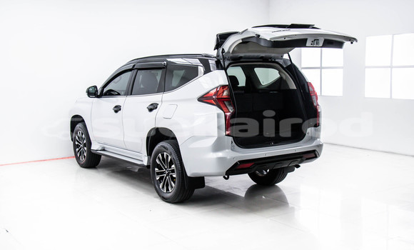 ซื้อ รถมือสอง Mitsubishi Pajero Sport สีดำ รถยนต์ ใน %{เมือง} ใน กรุงเทพมหานคร ซื้อ รถมือสอง Mitsubishi Pajero Sport สีดำ รถยนต์ ใน %{เมือง} ใน กรุงเทพมหานคร