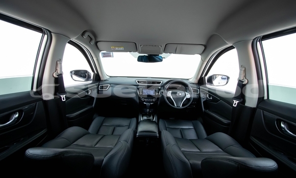 Buy Used Nissan X-Trail White Car in Bangkok in Bangkok Buy Used Nissan X-Trail White Car in Bangkok in Bangkok