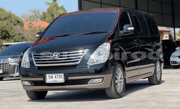 ซื้อ รถมือสอง Hyundai Grand Starex สีดำ รถยนต์ ใน %{เมือง} ใน กรุงเทพมหานคร