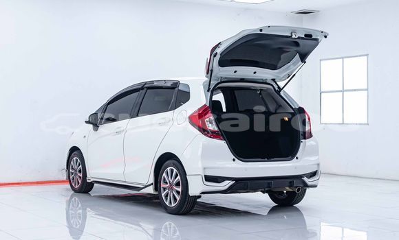 Buy Used Honda Jazz White Car in Bangkok in Bangkok Buy Used Honda Jazz White Car in Bangkok in Bangkok