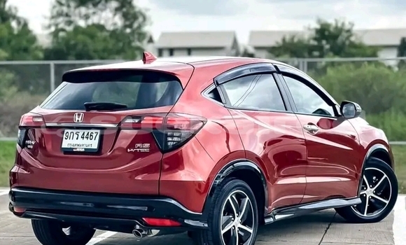 Buy Used Honda HR-V Red Car in Ang Thong in Ang Thong Buy Used Honda HR-V Red Car in Ang Thong in Ang Thong