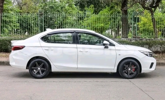 Buy Used Honda City White Car in Khlung in Chanthaburi