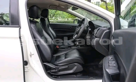 ซื้อ รถมือสอง Honda City ขาว รถยนต์ ใน %{เมือง} ใน จันทบุรี ซื้อ รถมือสอง Honda City ขาว รถยนต์ ใน %{เมือง} ใน จันทบุรี