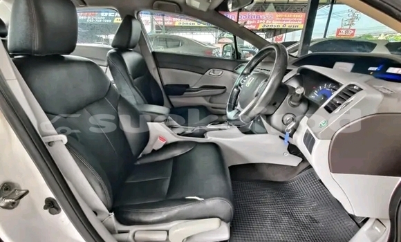 Buy Used Honda Civic White Car in Kanchanaburi in Kanchanaburi Buy Used Honda Civic White Car in Kanchanaburi in Kanchanaburi