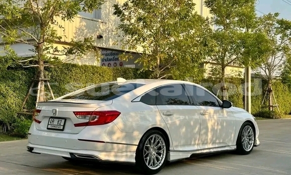 Buy Used Honda Accord White Car in Chai Nat in Chai Nat Buy Used Honda Accord White Car in Chai Nat in Chai Nat