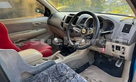 ซื้อ รถมือสอง Toyota Vigo สีน้ำเงิน รถยนต์ ใน %{เมือง} ใน ชัยภูมิ