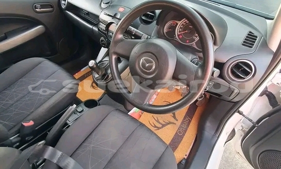 ซื้อ รถมือสอง Mazda 2 ขาว รถยนต์ ใน %{เมือง} ใน เชียงราย ซื้อ รถมือสอง Mazda 2 ขาว รถยนต์ ใน %{เมือง} ใน เชียงราย