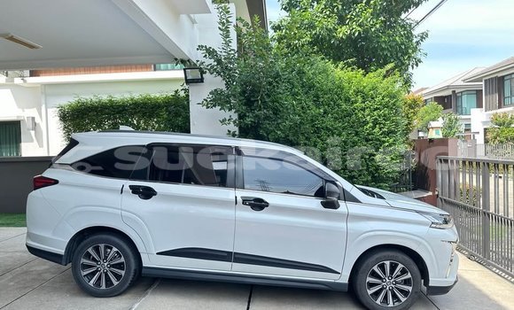 Buy Used Hyundai Veloster White Car in Bangkok in Bangkok Buy Used Hyundai Veloster White Car in Bangkok in Bangkok