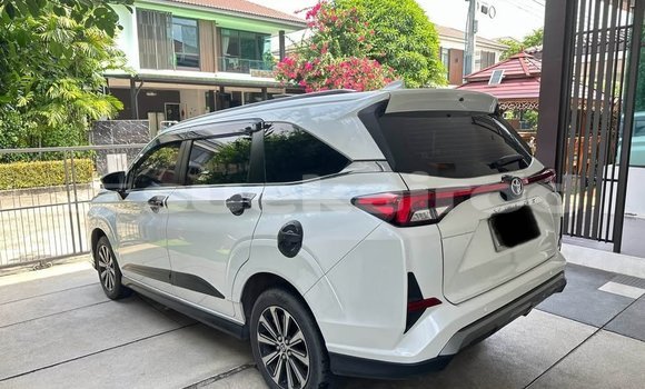 Buy Used Hyundai Veloster White Car in Bangkok in Bangkok Buy Used Hyundai Veloster White Car in Bangkok in Bangkok