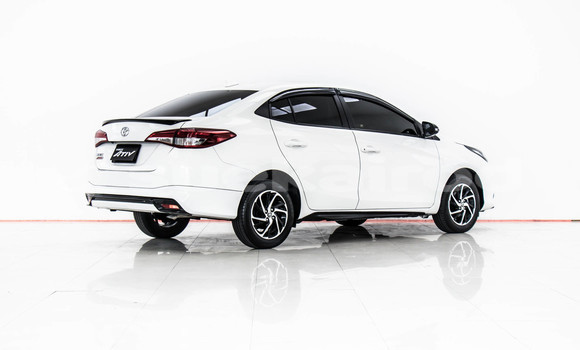 Buy Used Toyota Yaris Ativ White Car in Bangkok in Bangkok Buy Used Toyota Yaris Ativ White Car in Bangkok in Bangkok