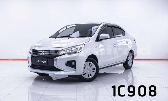 ซื้อ รถมือสอง Mitsubishi Attrage ขาว รถยนต์ ใน %{เมือง} ใน กรุงเทพมหานคร