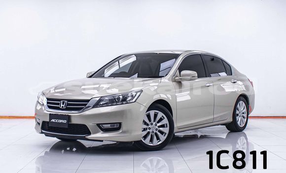 ซื้อ รถมือสอง Honda Accord สีน้ำตาล รถยนต์ ใน %{เมือง} ใน กรุงเทพมหานคร