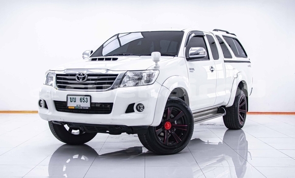 Buy Used Toyota Hiluxe VIGO White Car in Bangkok in Bangkok