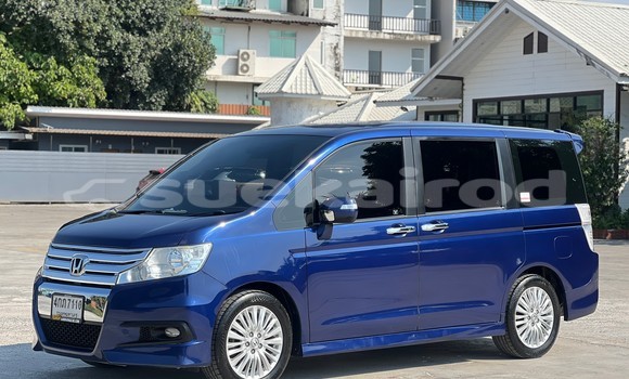 Buy Used Honda Stepwgn Blue Car in Bangkok in Bangkok