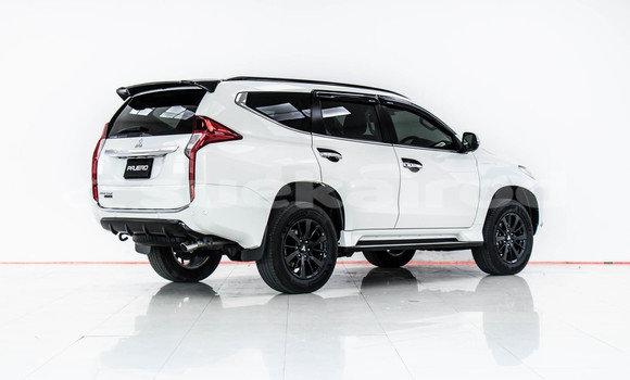 Buy Used Mitsubishi Pajero Sport White Car in Bangkok in Bangkok Buy Used Mitsubishi Pajero Sport White Car in Bangkok in Bangkok