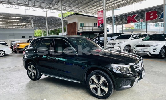 ซื้อ รถมือสอง Mercedes-Benz GLC 250D สีดำ รถยนต์ ใน %{เมือง} ใน กรุงเทพมหานคร ซื้อ รถมือสอง Mercedes-Benz GLC 250D สีดำ รถยนต์ ใน %{เมือง} ใน กรุงเทพมหานคร