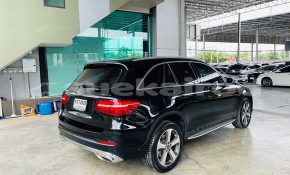 ซื้อ รถมือสอง Mercedes-Benz GLC 250D สีดำ รถยนต์ ใน %{เมือง} ใน กรุงเทพมหานคร ซื้อ รถมือสอง Mercedes-Benz GLC 250D สีดำ รถยนต์ ใน %{เมือง} ใน กรุงเทพมหานคร