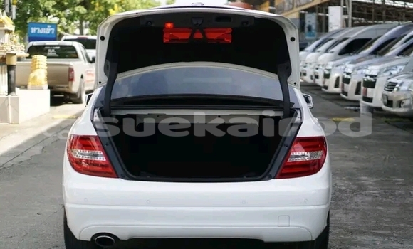 ซื้อ รถมือสอง Mercedes‒Benz 300CD ขาว รถยนต์ ใน %{เมือง} ใน ชัยนาท ซื้อ รถมือสอง Mercedes‒Benz 300CD ขาว รถยนต์ ใน %{เมือง} ใน ชัยนาท