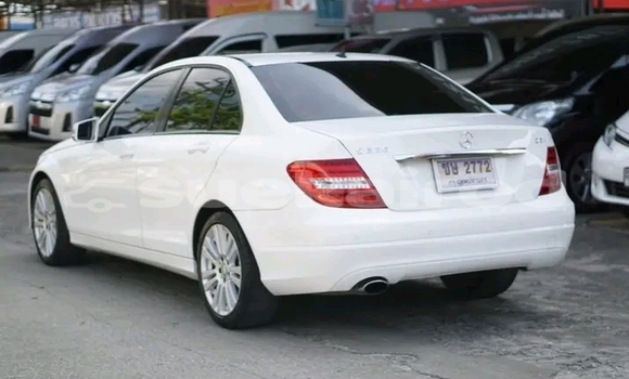 ซื้อ รถมือสอง Mercedes‒Benz 300CD ขาว รถยนต์ ใน %{เมือง} ใน ชัยนาท ซื้อ รถมือสอง Mercedes‒Benz 300CD ขาว รถยนต์ ใน %{เมือง} ใน ชัยนาท