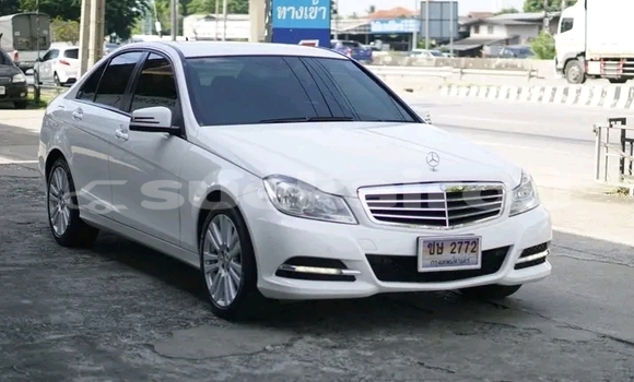 ซื้อ รถมือสอง Mercedes‒Benz 300CD ขาว รถยนต์ ใน %{เมือง} ใน ชัยนาท ซื้อ รถมือสอง Mercedes‒Benz 300CD ขาว รถยนต์ ใน %{เมือง} ใน ชัยนาท