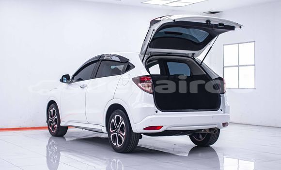 Buy Used Honda HR-V White Car in Bangkok in Bangkok Buy Used Honda HR-V White Car in Bangkok in Bangkok