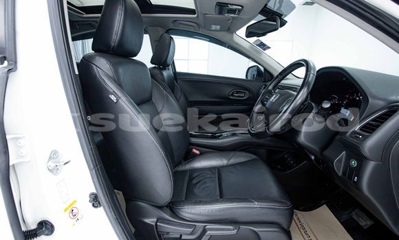 Buy Used Honda HR-V White Car in Bangkok in Bangkok Buy Used Honda HR-V White Car in Bangkok in Bangkok