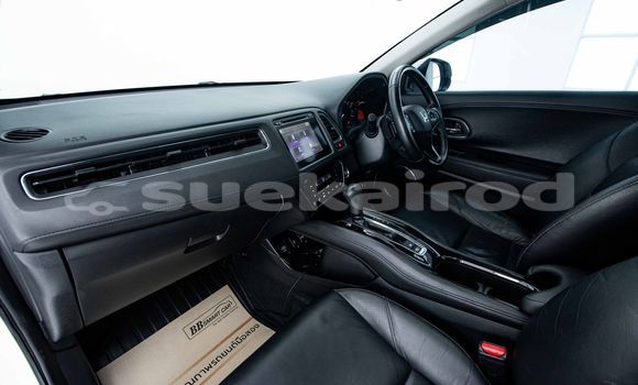 Buy Used Honda HR-V White Car in Bangkok in Bangkok Buy Used Honda HR-V White Car in Bangkok in Bangkok