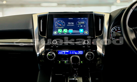 Buy Used Toyota Alphard White Car in Nonthaburi in Nonthaburi Buy Used Toyota Alphard White Car in Nonthaburi in Nonthaburi