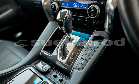 Buy Used Toyota Alphard White Car in Nonthaburi in Nonthaburi Buy Used Toyota Alphard White Car in Nonthaburi in Nonthaburi