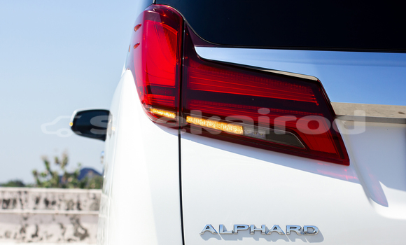 Buy Used Toyota Alphard White Car in Nonthaburi in Nonthaburi Buy Used Toyota Alphard White Car in Nonthaburi in Nonthaburi