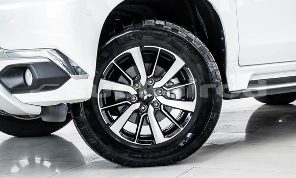 ซื้อ รถมือสอง Mitsubishi Pajero Sport ขาว รถยนต์ ใน %{เมือง} ใน กรุงเทพมหานคร ซื้อ รถมือสอง Mitsubishi Pajero Sport ขาว รถยนต์ ใน %{เมือง} ใน กรุงเทพมหานคร